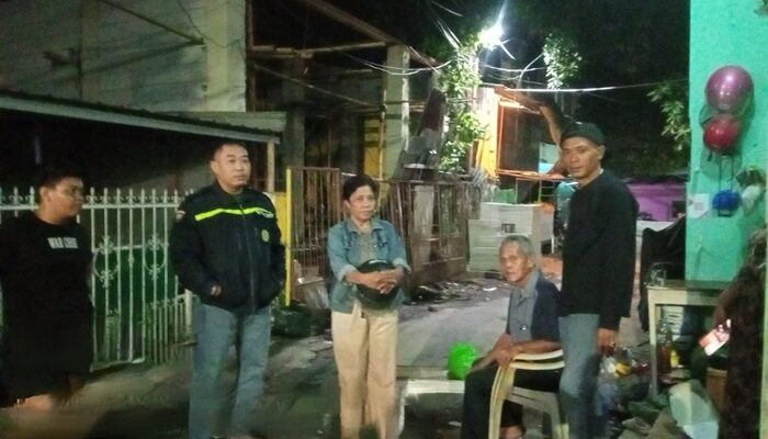 Tak Kenal Lelah Cari Keluarga, Bhabinkamtibmas Mappala Bantu Warga Linglung Pulang dengan Aman